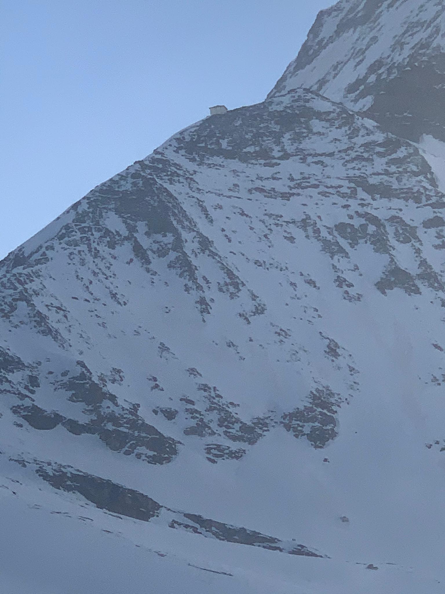 Un randonneur de 26 ans a fait une chute mortelle à Zermatt